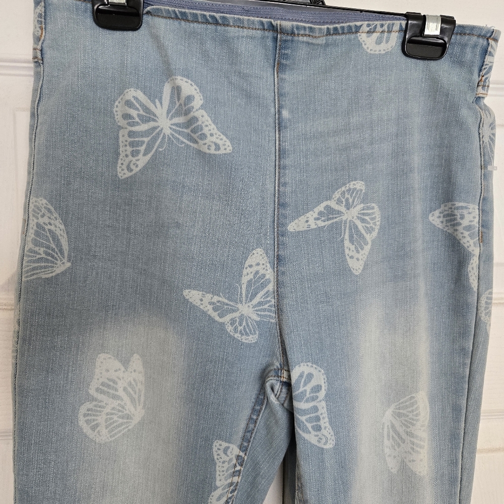 NWOT Junior No Boundaries Light Blue Denim Bell Bottom Jeans Size M (7-9) - Picture 2 of 16